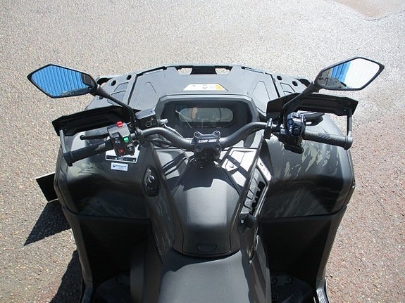 BRP Can-am Outlander Max Backcountry 1000R 3 of 4