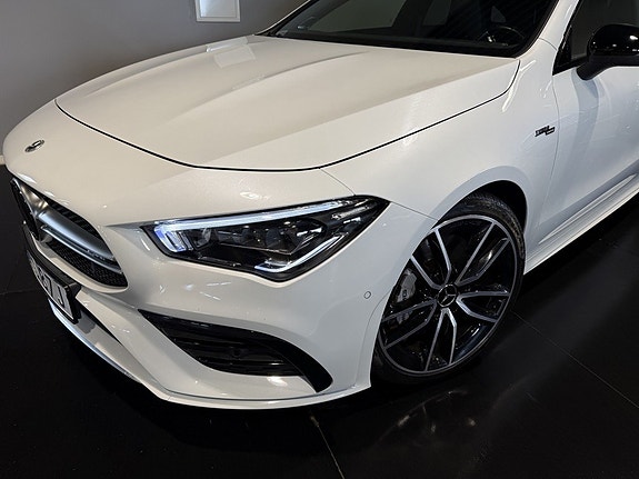 Mercedes-Benz CLA35 10 of 30