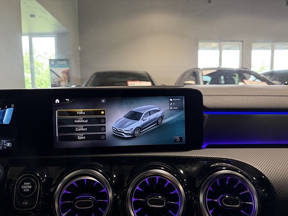 Mercedes-Benz CLA35 26 of 30