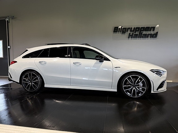 Mercedes-Benz CLA35 5 of 5