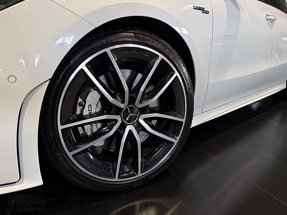 Mercedes-Benz CLA35 11 of 30