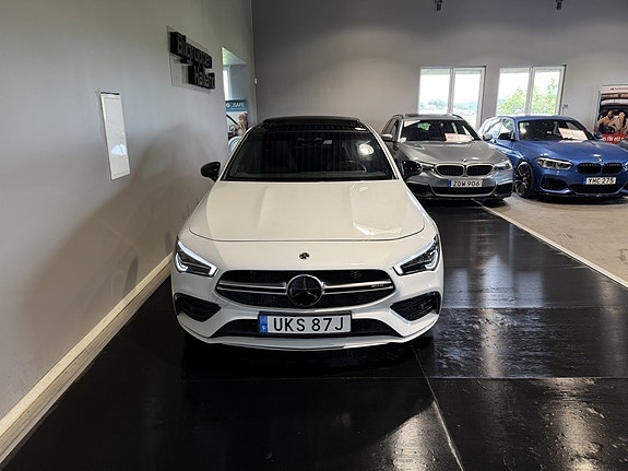 Mercedes-Benz CLA35 4 of 5