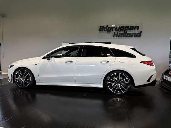 Mercedes-Benz CLA35 3 of 5