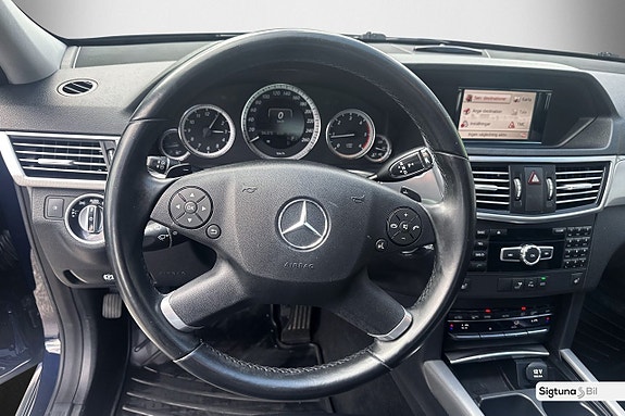 Mercedes-Benz E220 9 of 27