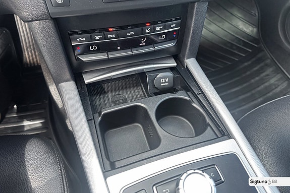 Mercedes-Benz E220 19 of 27