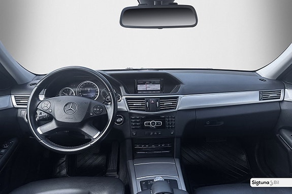 Mercedes-Benz E220 12 of 27