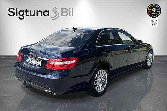 Mercedes-Benz E220 5 of 5