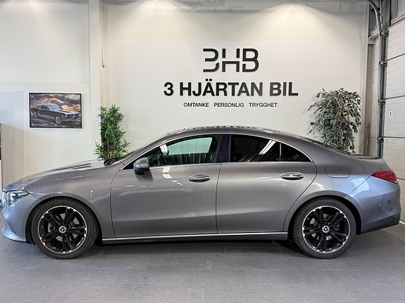 Mercedes-Benz CLA200 2 of 5
