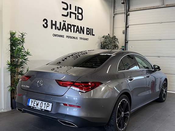 Mercedes-Benz CLA200 4 of 5