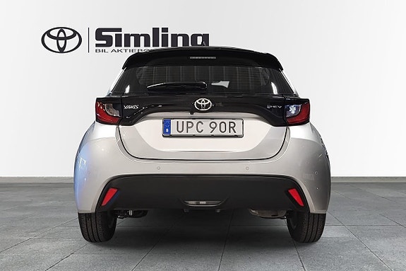 Toyota Yaris 4 of 5