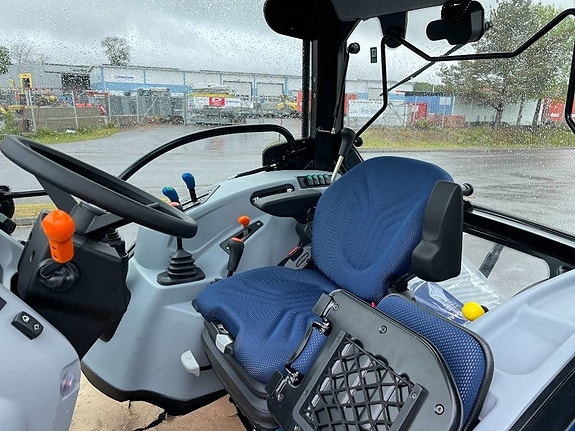 New Holland T4.75S, Ålö X2 5 of 10
