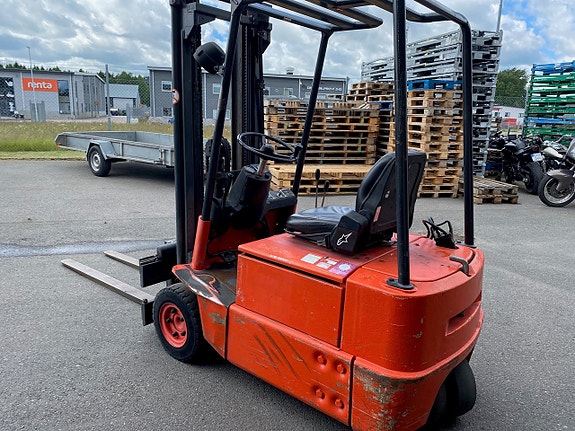 -- Linde E15 Truck