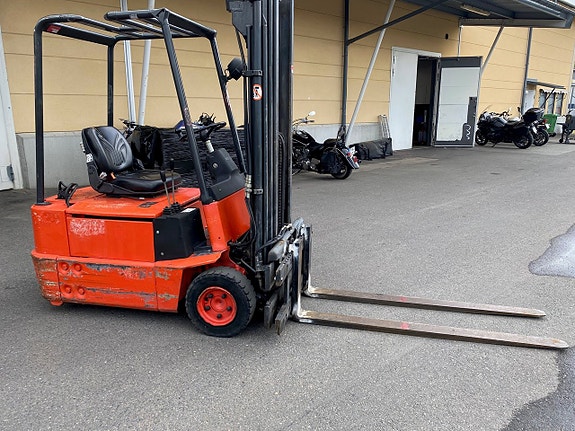 -- Linde E15 Truck 3 of 6