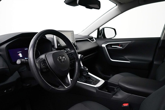 Toyota RAV4 5 of 5