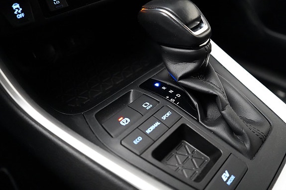 Toyota RAV4 14 of 23