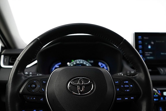 Toyota RAV4 8 of 23