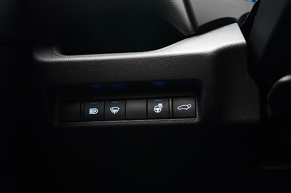 Toyota RAV4 9 of 23