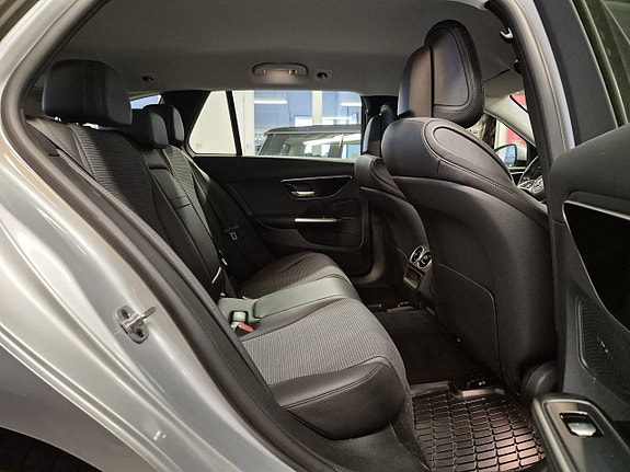 Mercedes-Benz C300 13 of 22