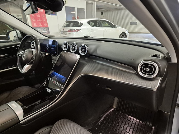 Mercedes-Benz C300 11 of 22