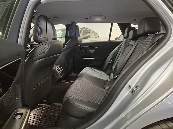 Mercedes-Benz C300 10 of 22