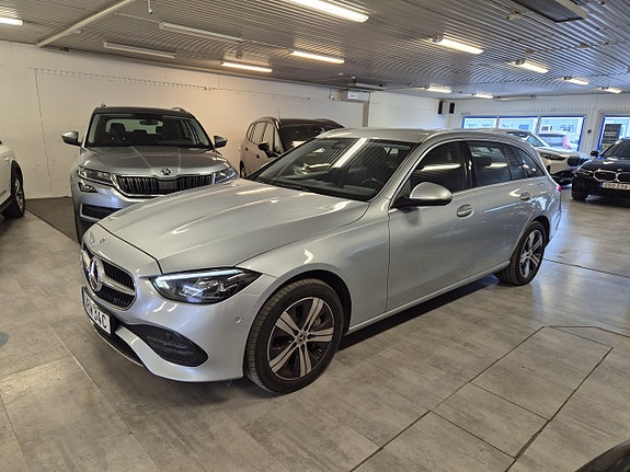 Mercedes-Benz C300 7 of 22