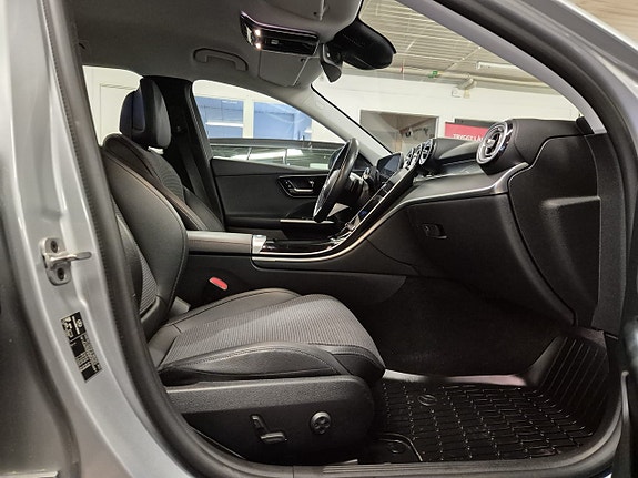 Mercedes-Benz C300 12 of 22