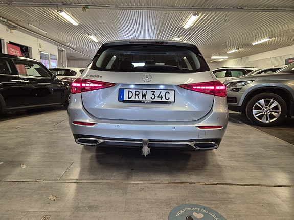 Mercedes-Benz C300 3 of 5