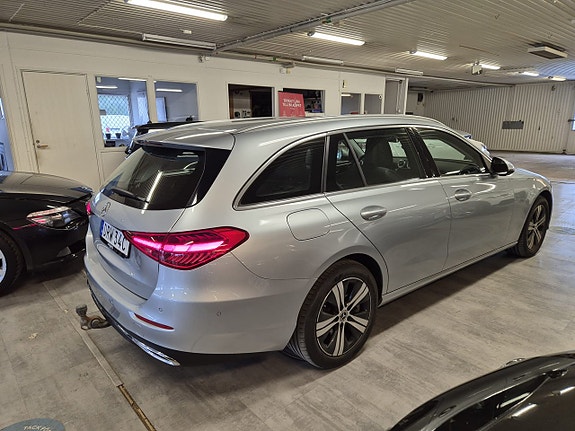Mercedes-Benz C300 6 of 22
