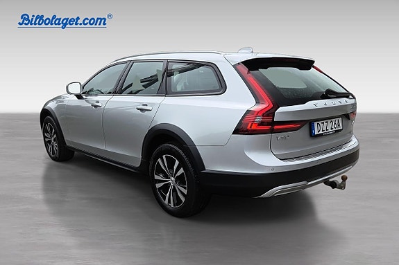 Volvo V90 Cross Country 3 of 5
