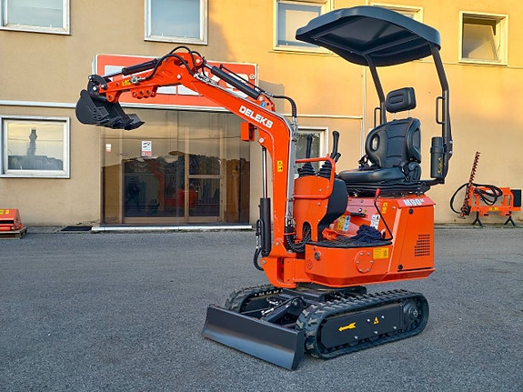 DELEKS M90SE, 900 kg minigrävare med svängbar bom 3 of 12