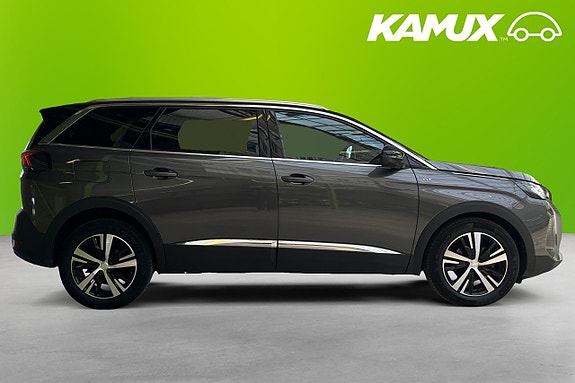 Peugeot 5008 2 of 5