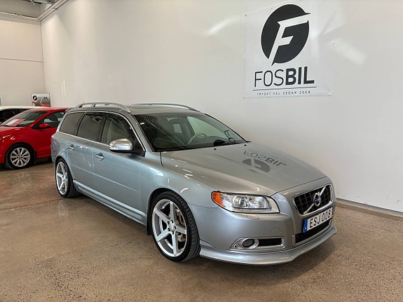 Volvo V70 2 of 12