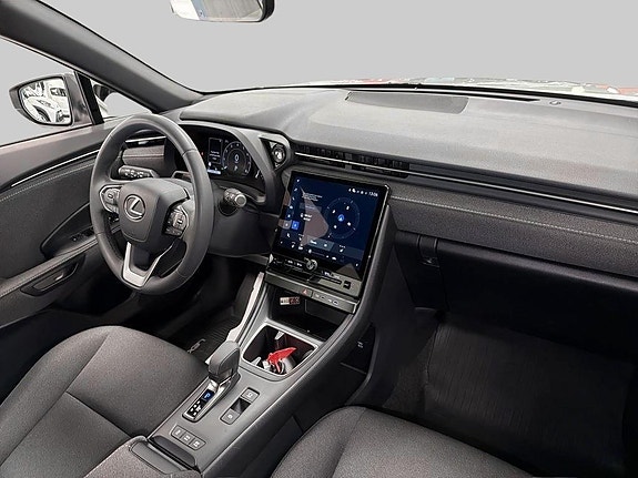 Lexus LBX 6 of 12