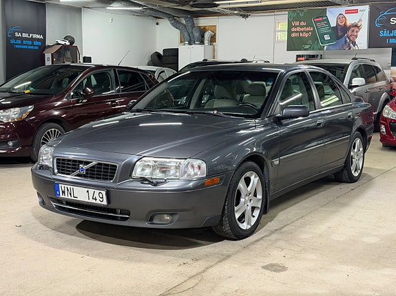 Volvo S80 2 of 5