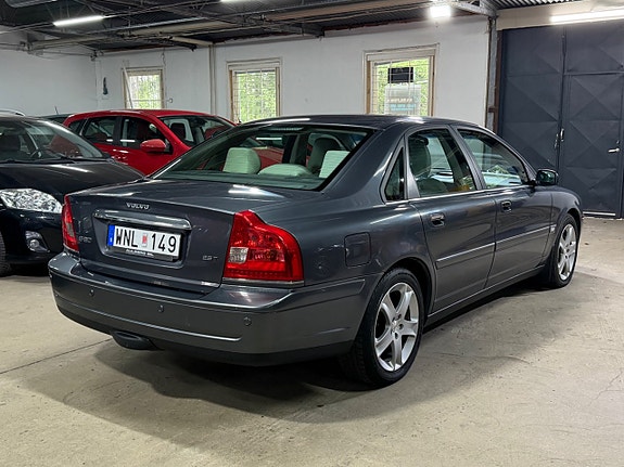 Volvo S80 4 of 5