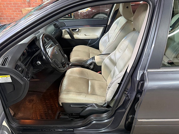 Volvo S80 9 of 17