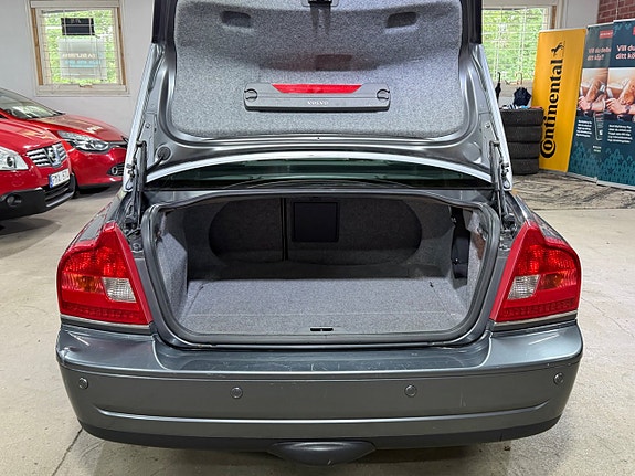 Volvo S80 7 of 17