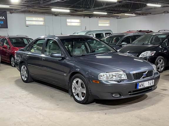 Volvo S80 3 of 5
