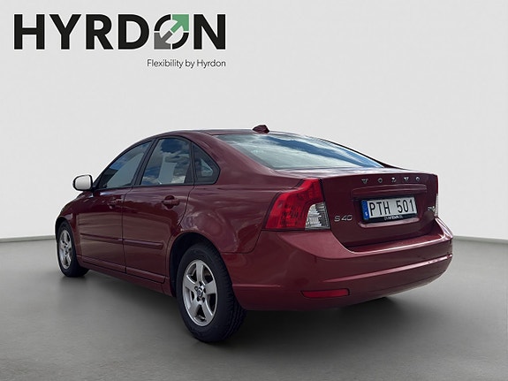 Volvo S40 4 of 5