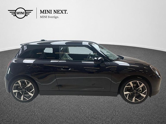 MINI Cooper SE 3 of 15