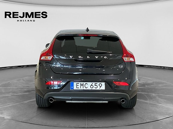 Volvo V40 8 of 14
