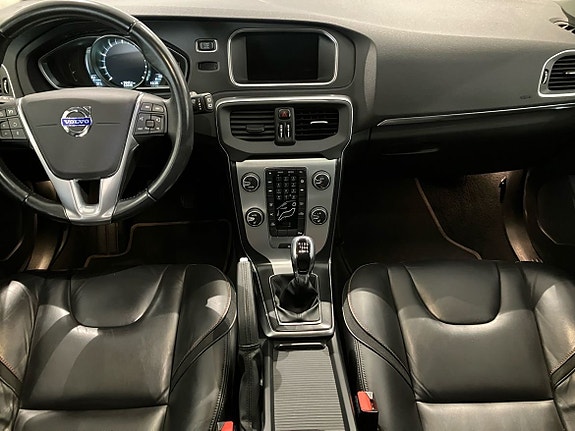 Volvo V40 13 of 14