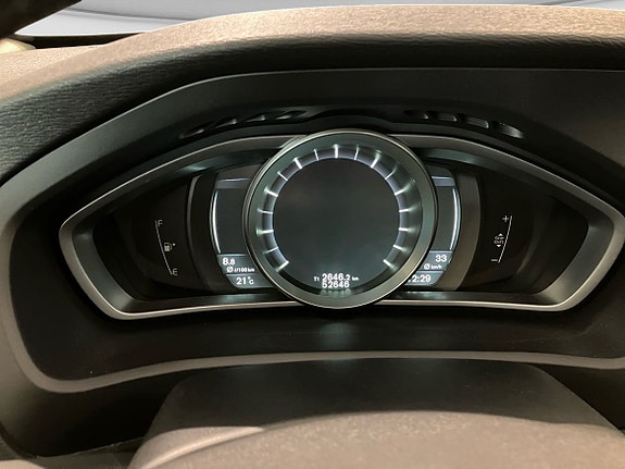 Volvo V40 12 of 14