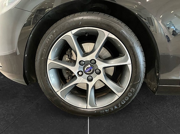Volvo V40 10 of 14