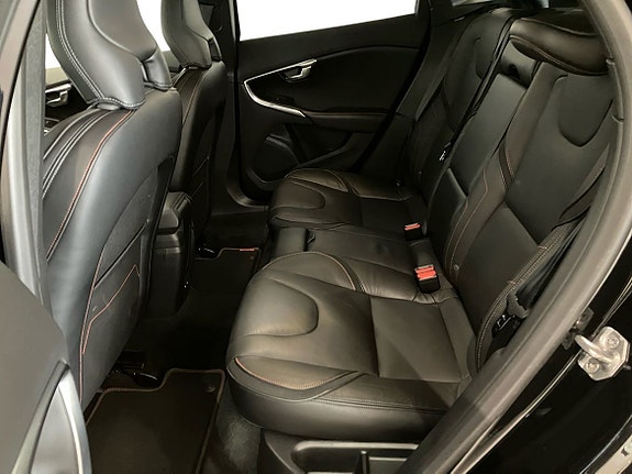 Volvo V40 7 of 14
