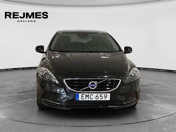 Volvo V40 9 of 14