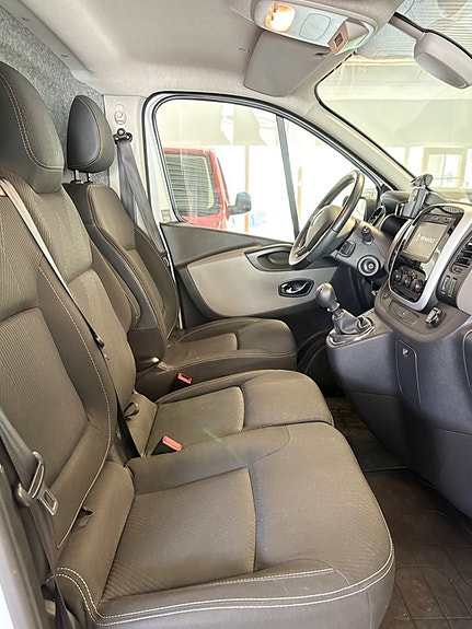 Renault Trafic 5 of 5