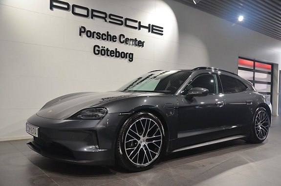 Porsche Taycan Sport Turismo 8 of 19