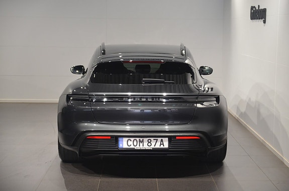 Porsche Taycan Sport Turismo 7 of 19