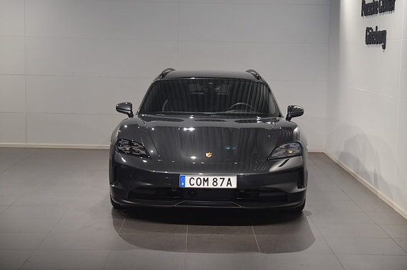 Porsche Taycan Sport Turismo 3 of 19